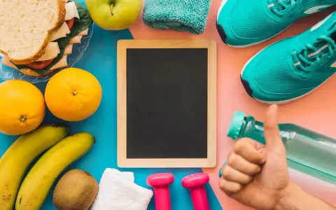 Sandwich, frutta, scarpe da ginnastica e pesi: ecco cosa mangiare prima di una partita per avere la giusta energia.